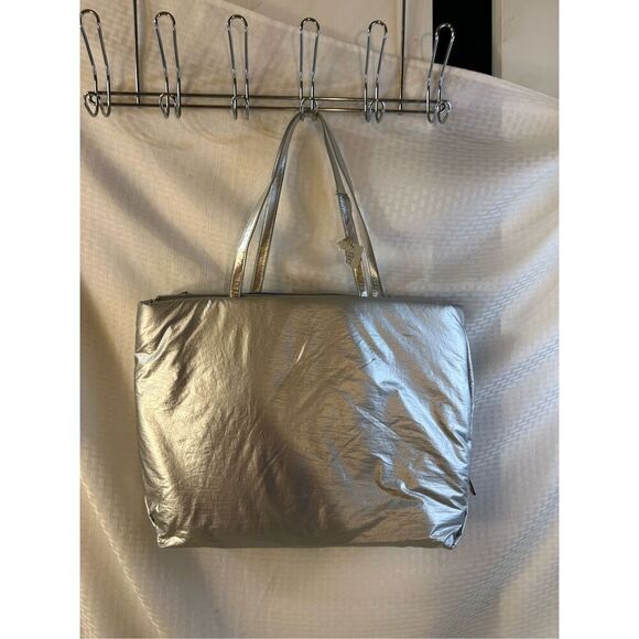 New Day Silver Puffer Zipper bag tote new18x13" - Picture 2 of 8